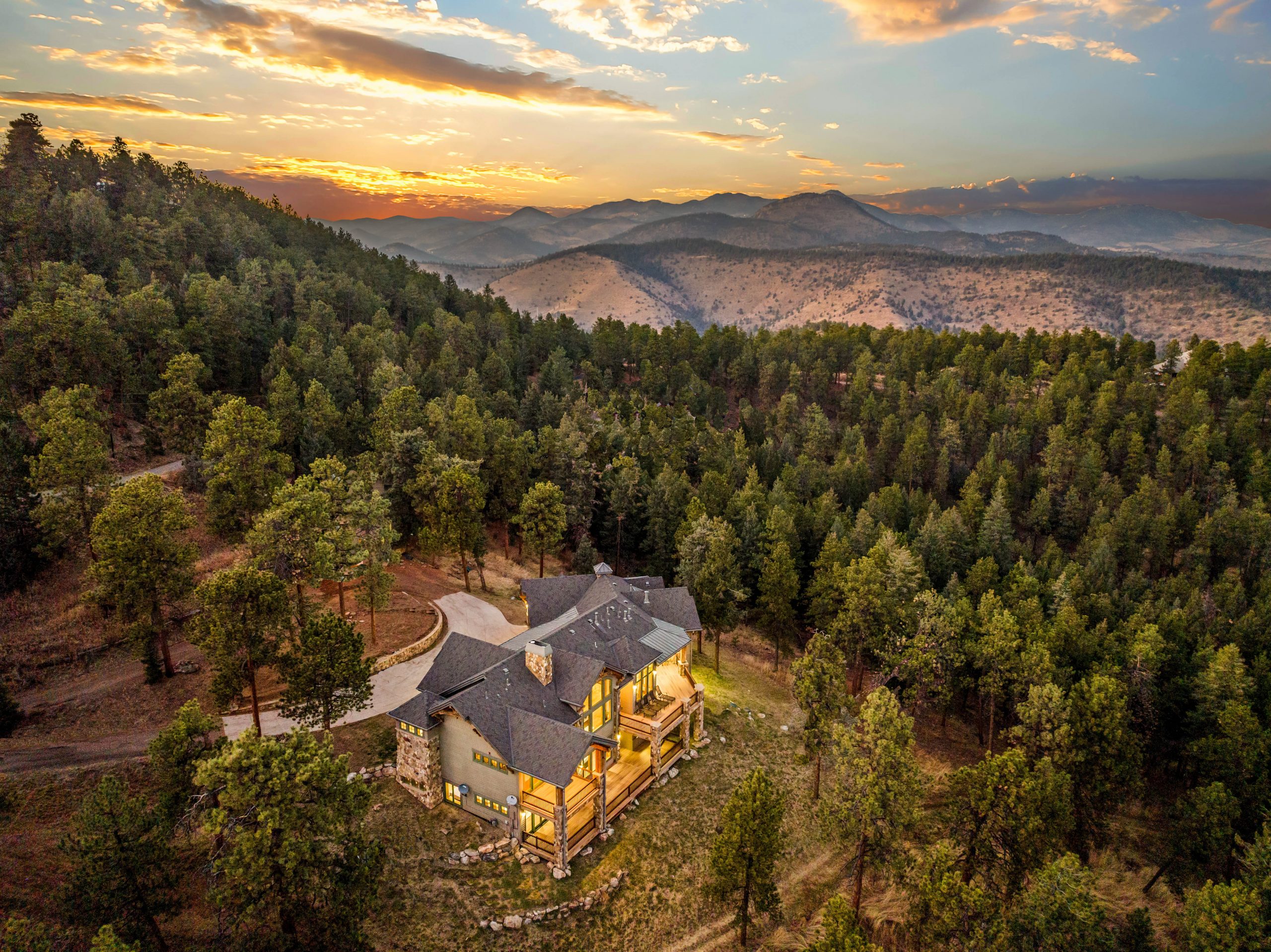 Sold luxury home at 100 Skyhill Dr, Golden, CO 80401 by Phillip Booghier