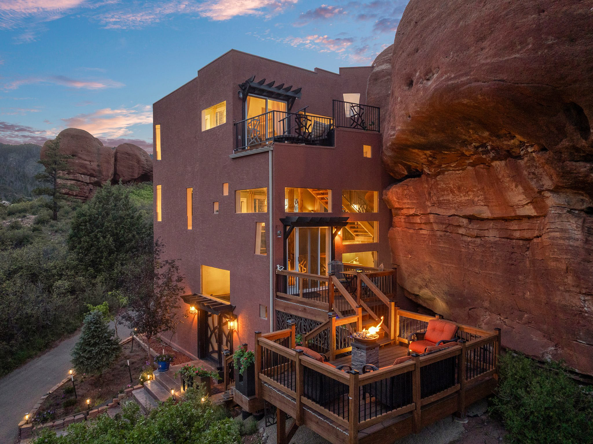 The Rock House Unique Colorado Retreat Built Into Sandstone Monolith