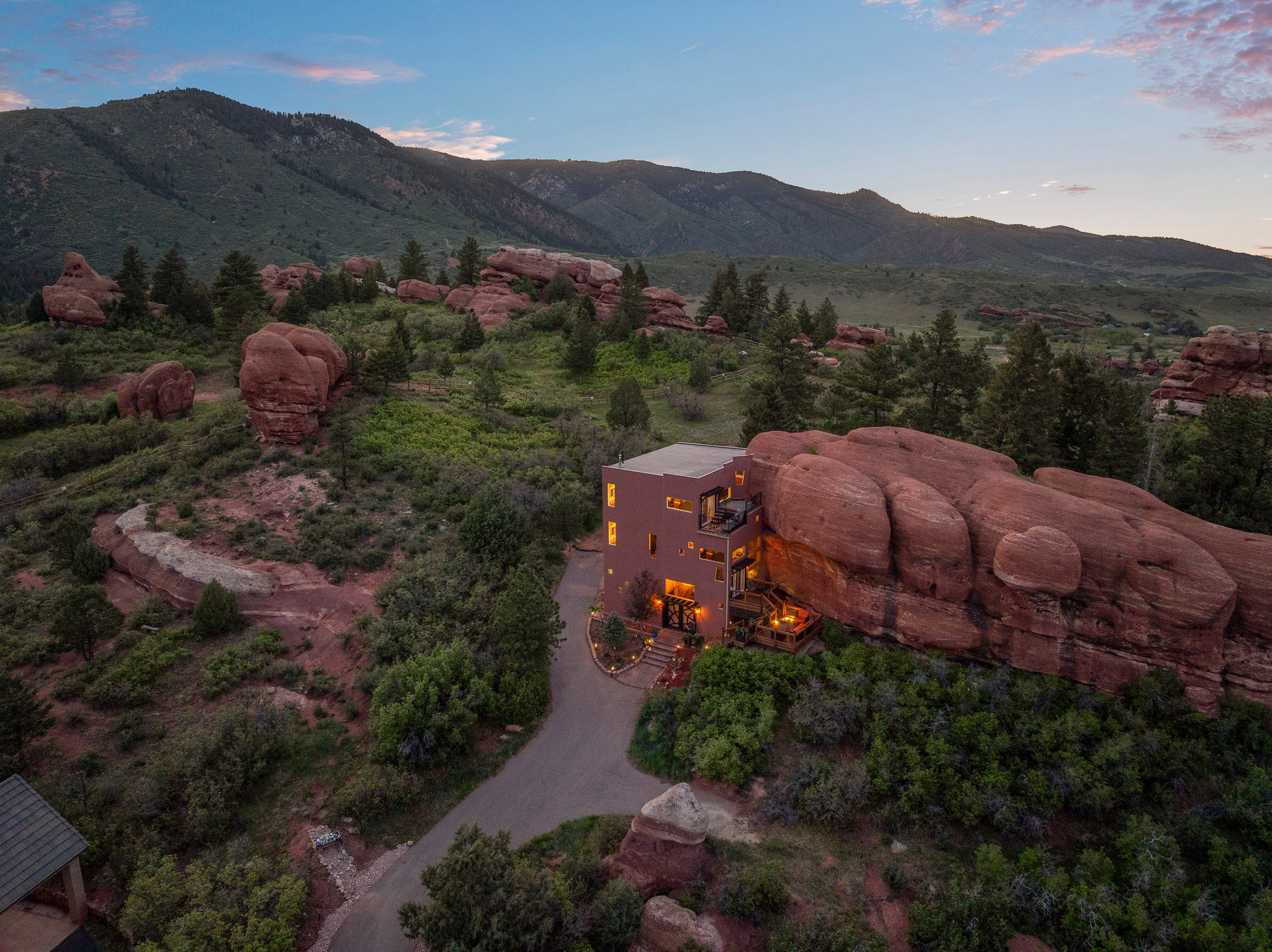 Tour Huge Colorado Home Built into the Side of a Mountain, image size:2048x1533